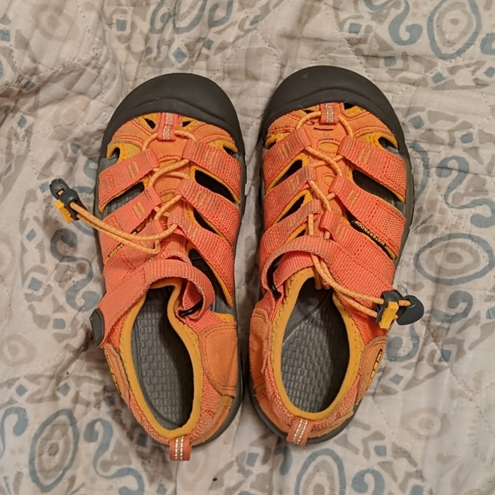 Kids Keen shoes